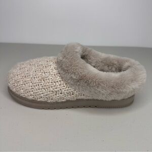 Dearfoams Women’s Slipper Size 7-8 Gray Faux Fur Fabric Soft Slide Comfort Shoe